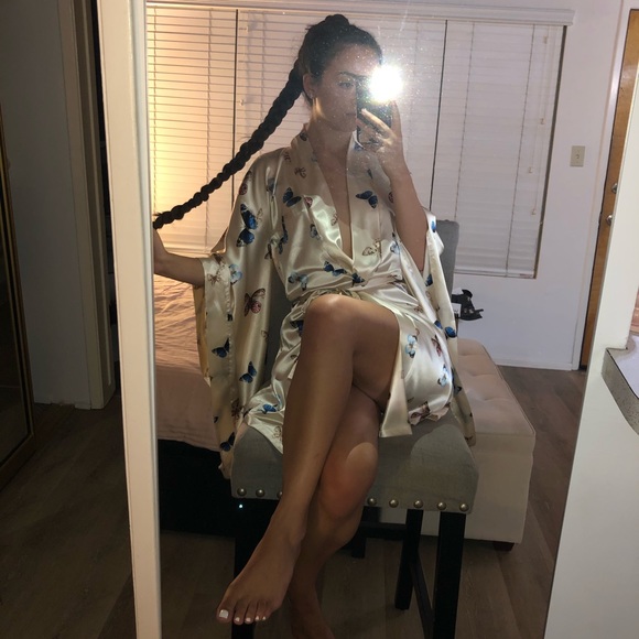 Handmade Satin Butterfly Robe - Picture 8 of 8